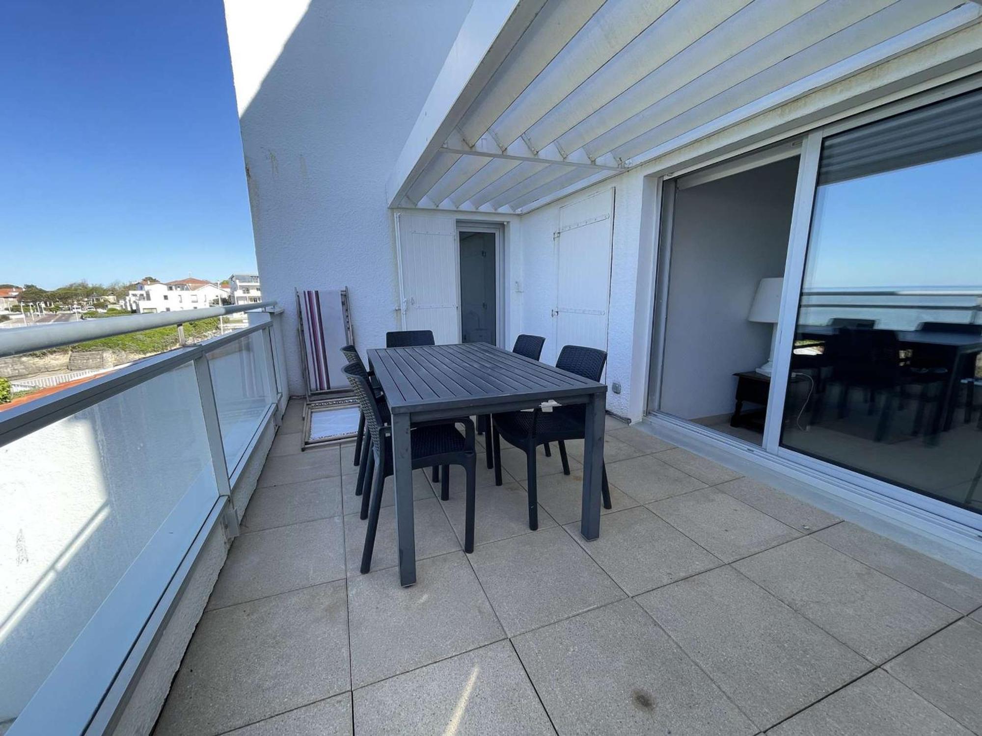 Appartement Moderne Avec Terrasse Et Garage A Royan - Fr-1-494-65 Exterior photo